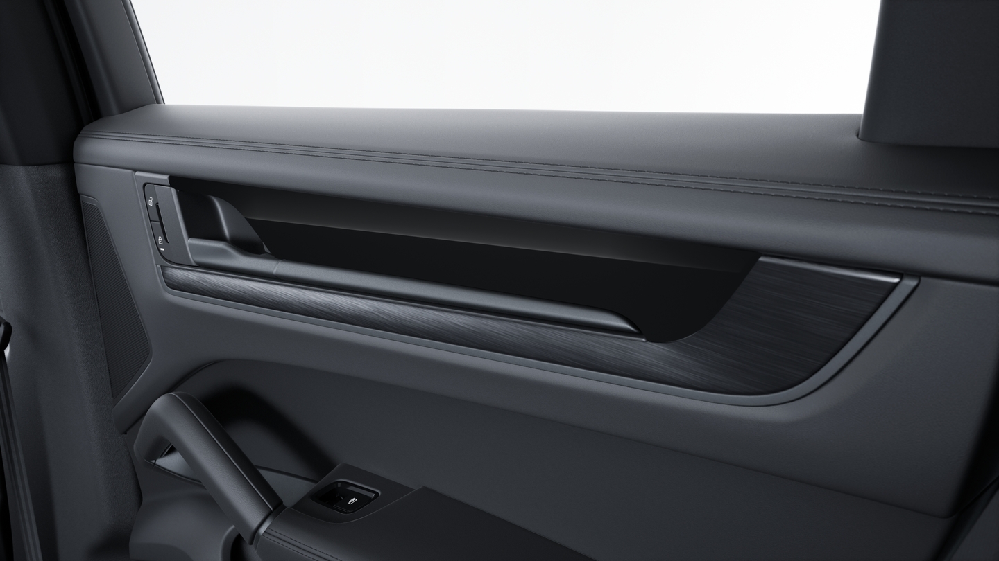Interior trim in Black brushed aluminium