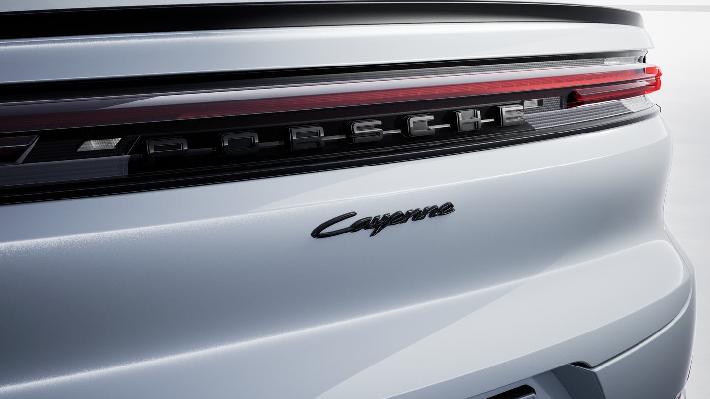 'PORSCHE' logo painted in Black (high gloss) and model designation painted in Black (high gloss)