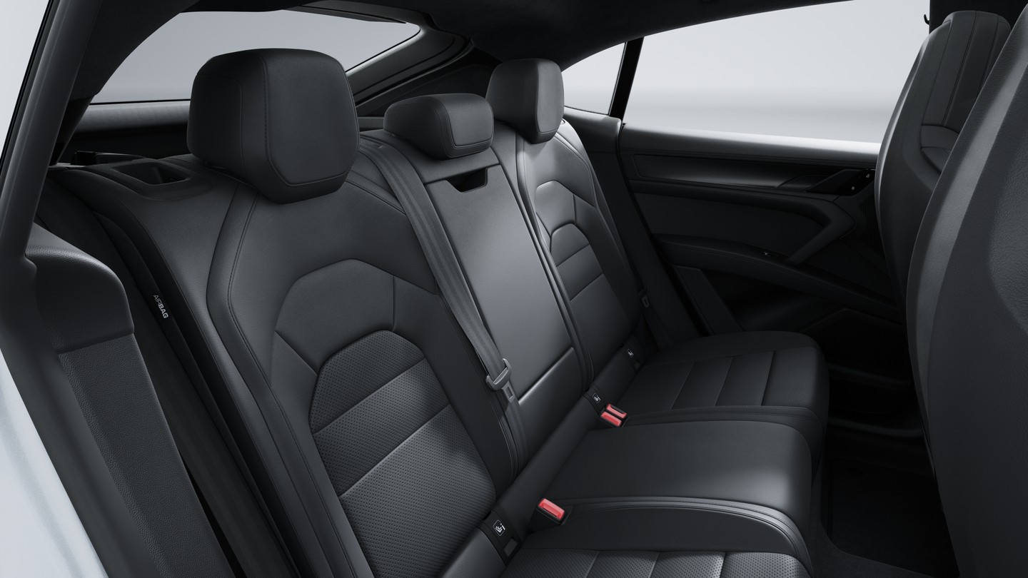Electric rear seats (2+1 seats)