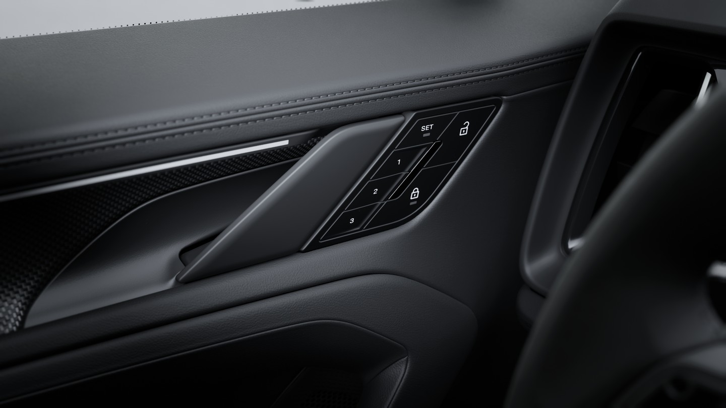 Adaptive sports seats in front (18-Way, electric)