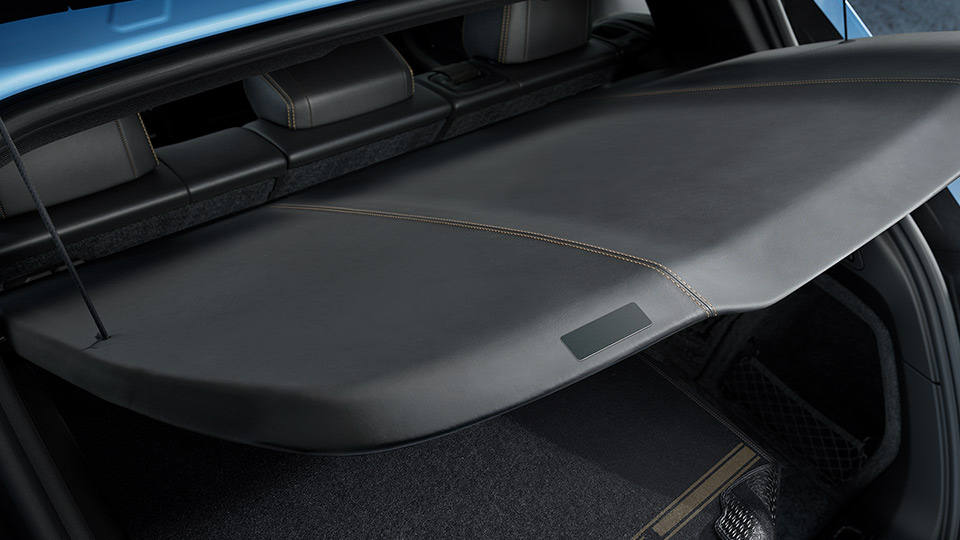 Fixed luggage compartment cover leather with coloured decorative stitching | Bordeaux Red