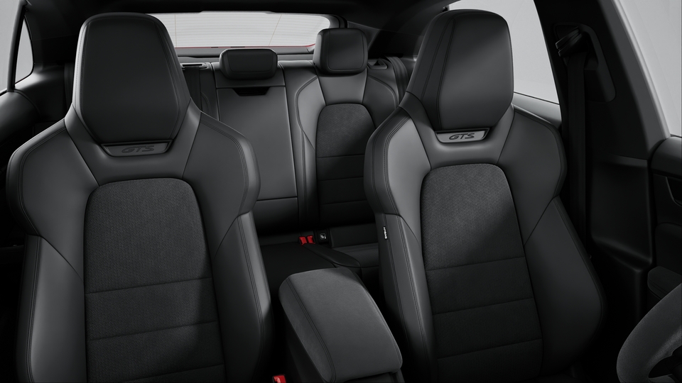 Adaptive sports seats in front (18-way, electric)