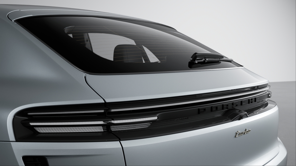 Rear wiper trim painted in Black (high-gloss)