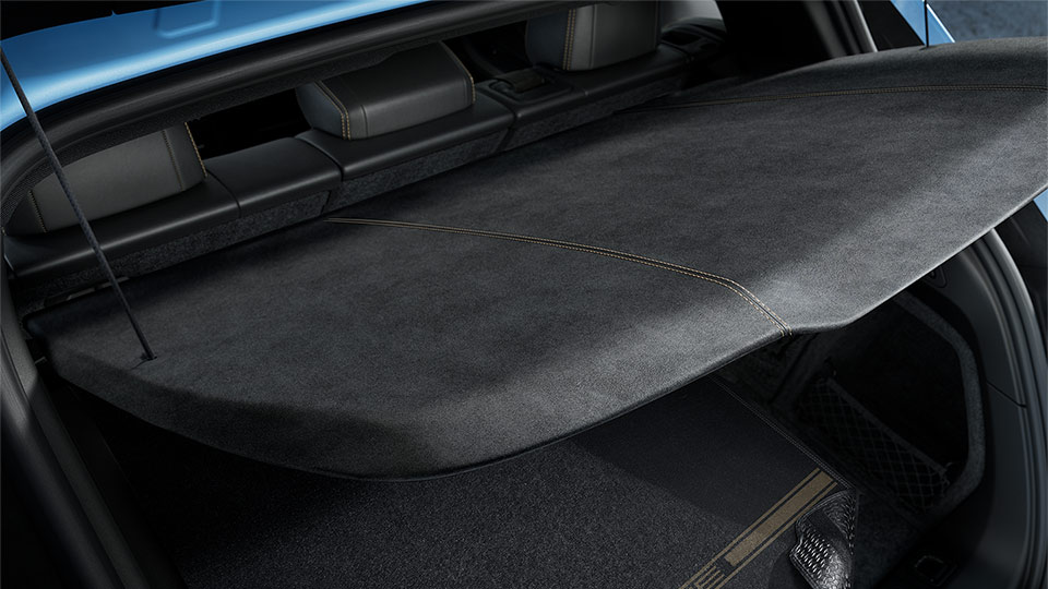 Fixed luggage compartment cover Race-Tex with coloured decorative stitching | Crayon