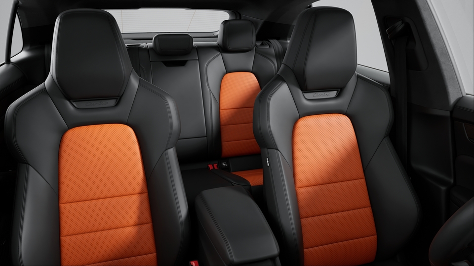 Seat centres in leather in contrasting colour with coloured decorative stitching