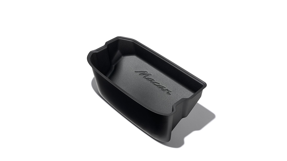 Front luggage compartment pan