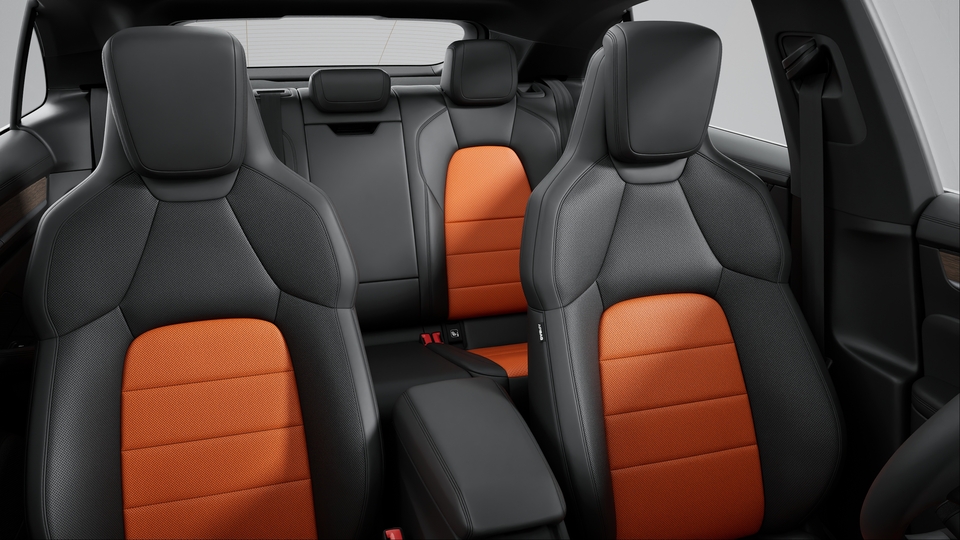 Seat centres in leather in contrasting colour with coloured decorative stitching
