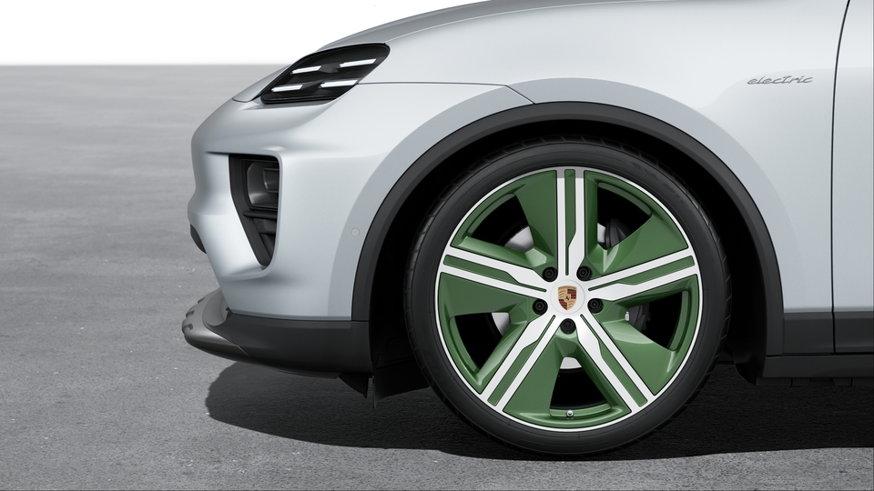 Wheels painted in deviating exterior colour