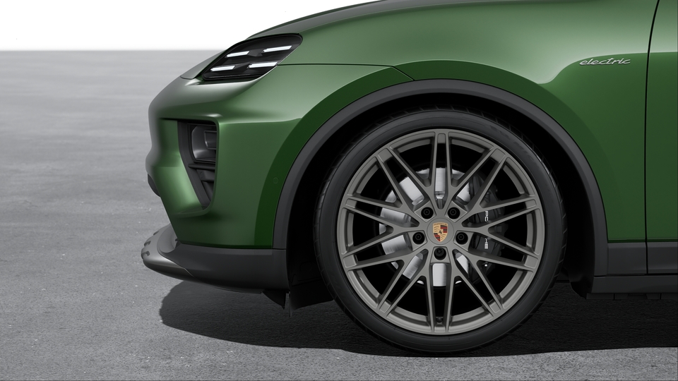 Wheels painted in Vesuvius Grey
