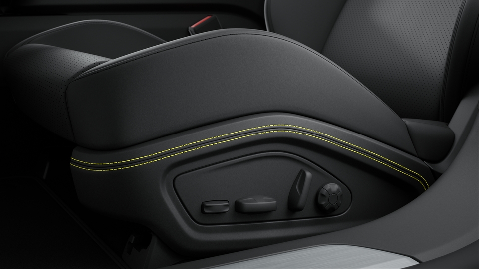 Seat Consoles Leather (front) with coloured decorative Stitching