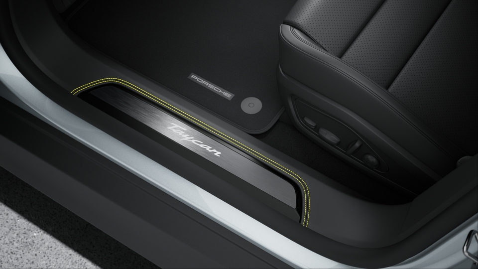 Door Sill Guards brushed Aluminium in Black, illuminated (i.c.w. inner Door Sill Guards)