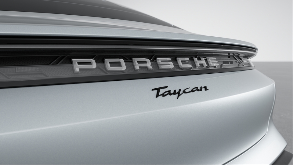 Model Designation and ‘electric’ Logo painted in Black (high-gloss)