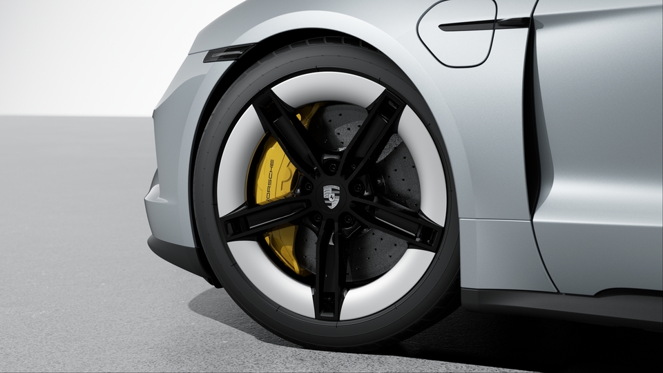 Porsche Ceramic Composite Brake (PCCB), brake calipers with Yellow finish