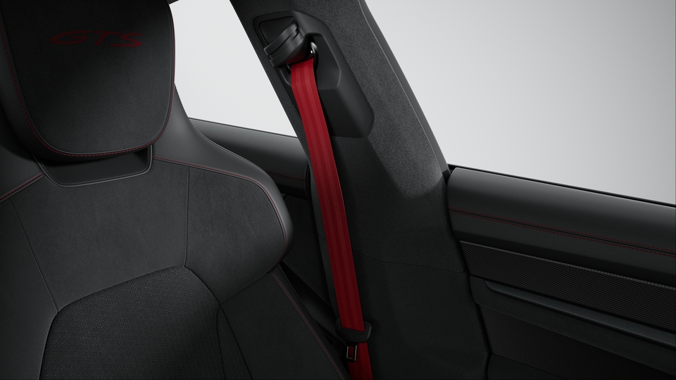 Seat belts in contrasting colour