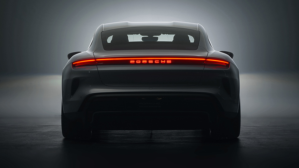 Light strip with illuminated ‘PORSCHE’ logo in Black