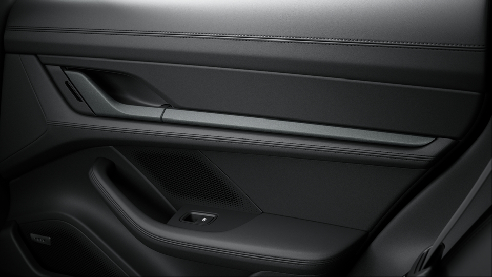 Accent Package Black
