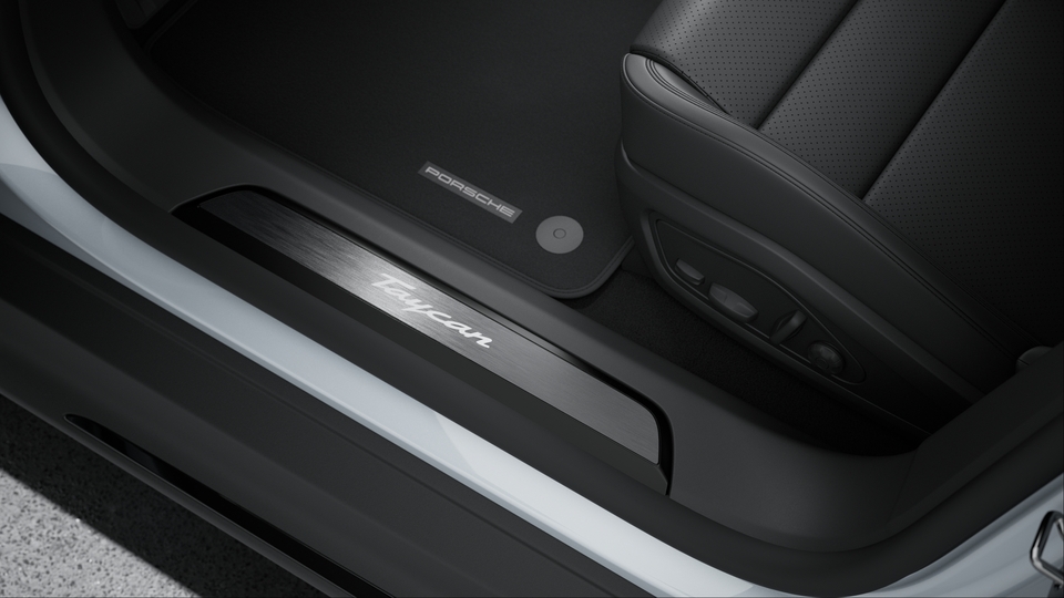 Door Sill Guards brushed Aluminium in Black, illuminated