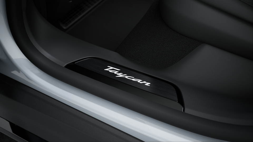 Door Sill Guards brushed Aluminium in Black, illuminated