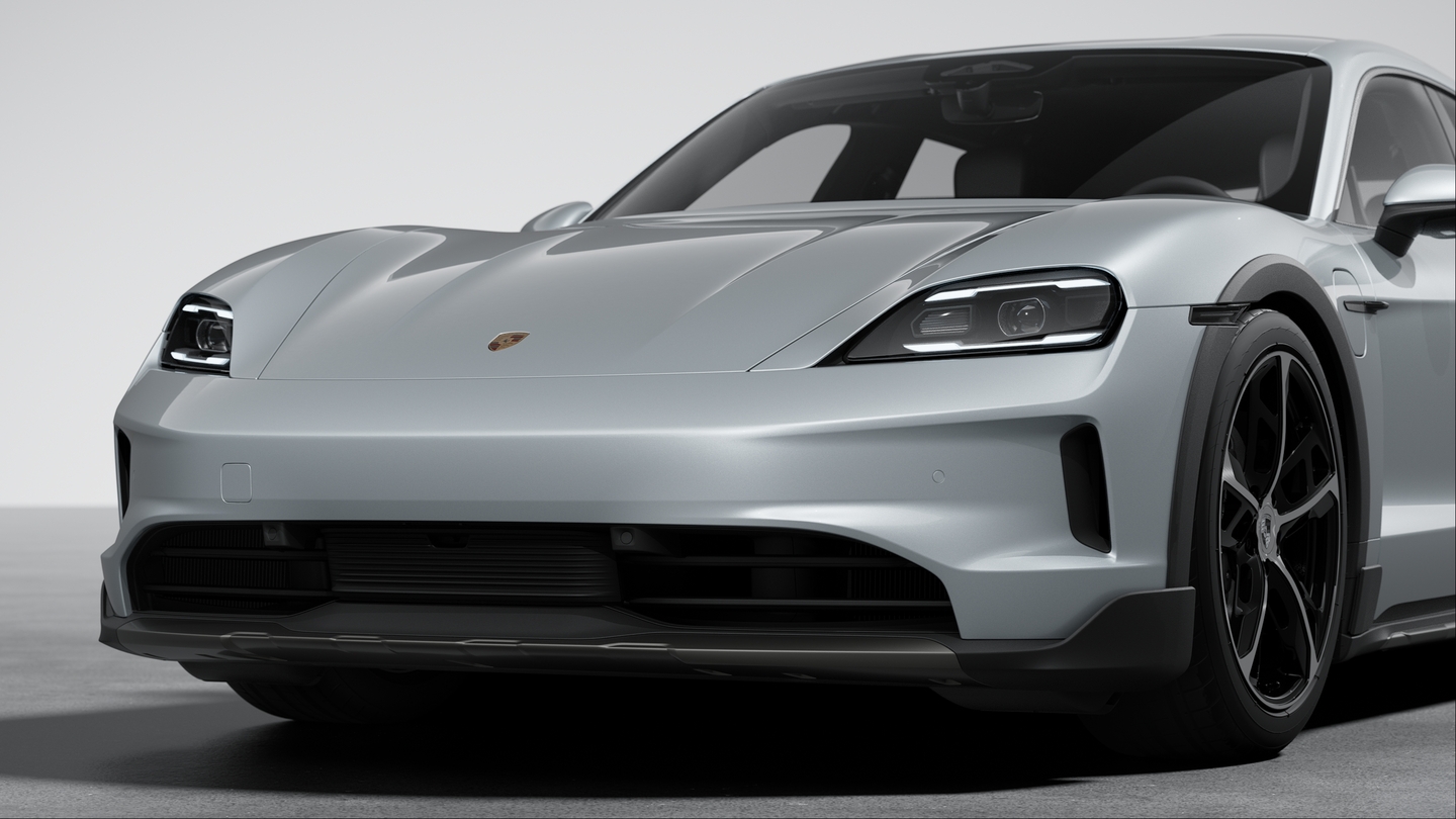 Offroad Design Package including inlays painted in Vesuvius Grey