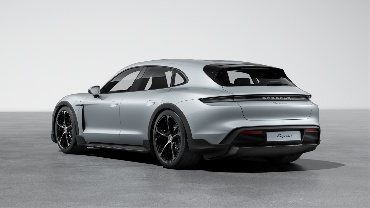 Offroad Design Package including inlays painted in Vesuvius Grey