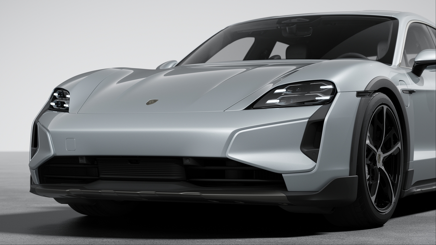 Offroad Design Package including inlays painted in Vesuvius Grey