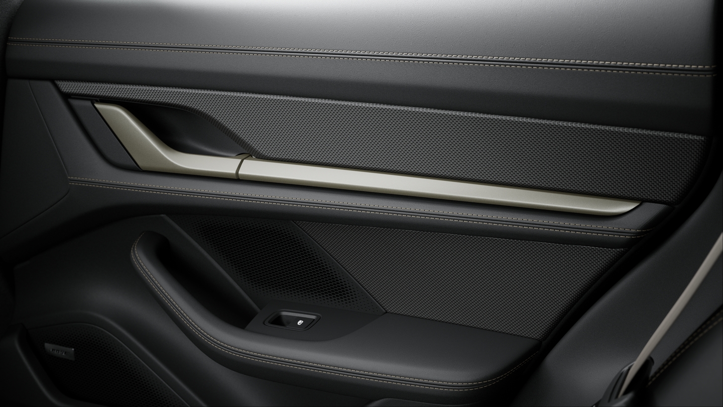 Leather Interior in Black with Interior Package in Turbonite