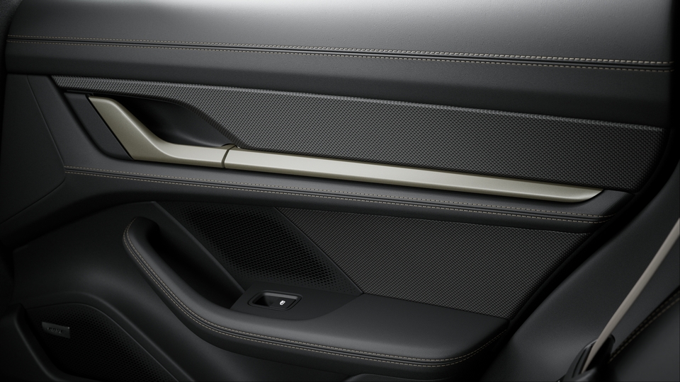 Leather Interior in Black with Interior Package in Turbonite