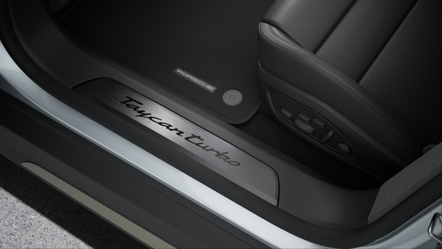 Door sill guards brushed aluminium in Black