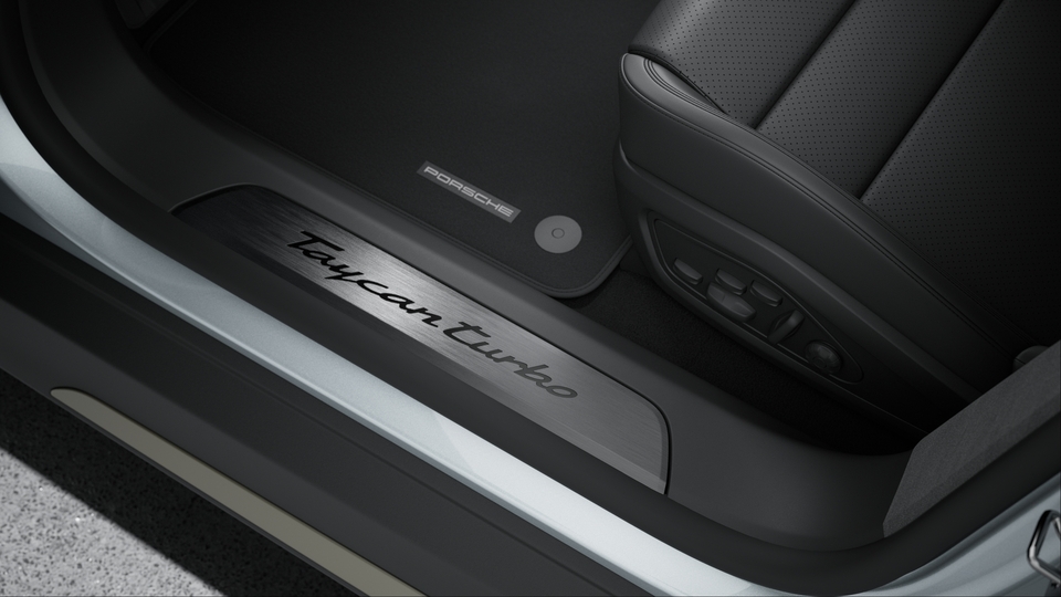 Door sill guards brushed aluminium in Black