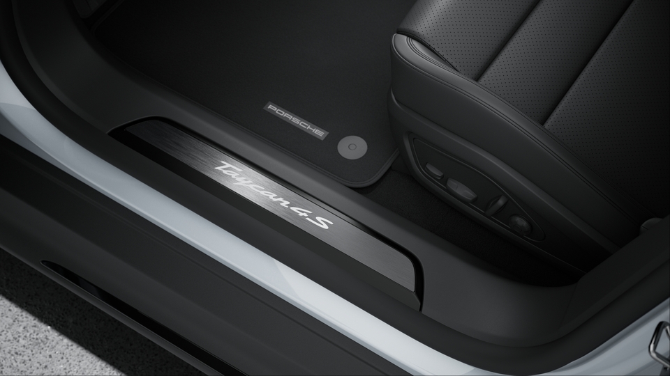 Door Sill Guards brushed Aluminium in Black, illuminated