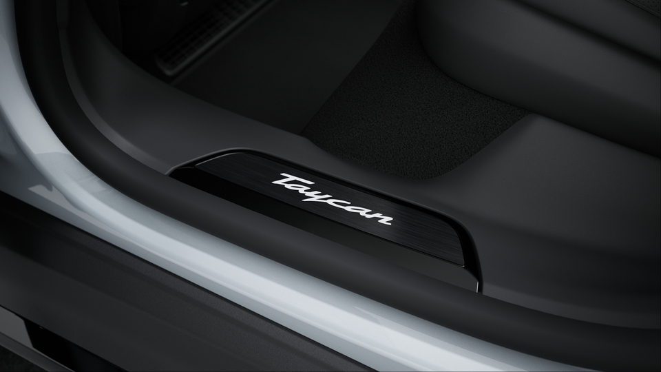 Door Sill Guards brushed Aluminium in Black, illuminated