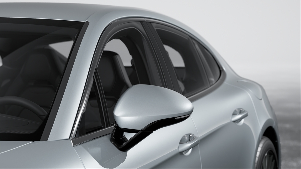 Exterior Mirror Lower Trims painted in Exterior Colour including Mirror Base painted in Black (high-gloss)