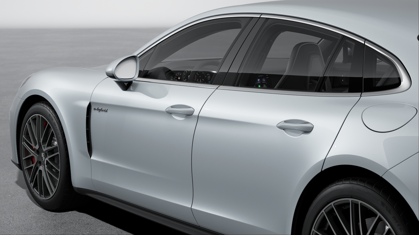 Side window trims silver coloured (high-gloss)