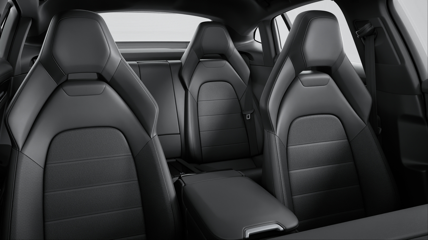 黑色真皮内饰，光面真皮