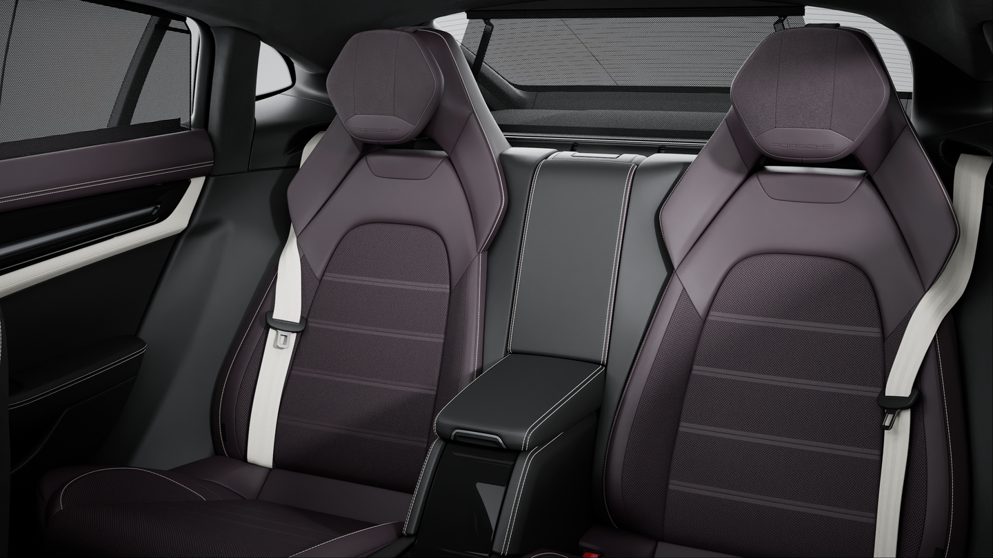 Tri-tone leather interior Bramble/Kalahari/Black, smooth finish leather