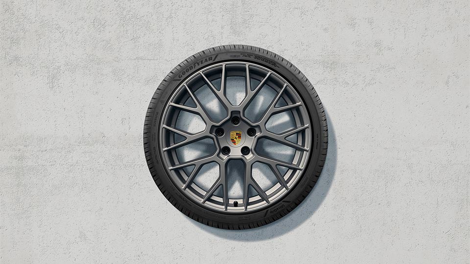 20/21 英寸 RS Spyder Design 冬季车轮和轮胎套件