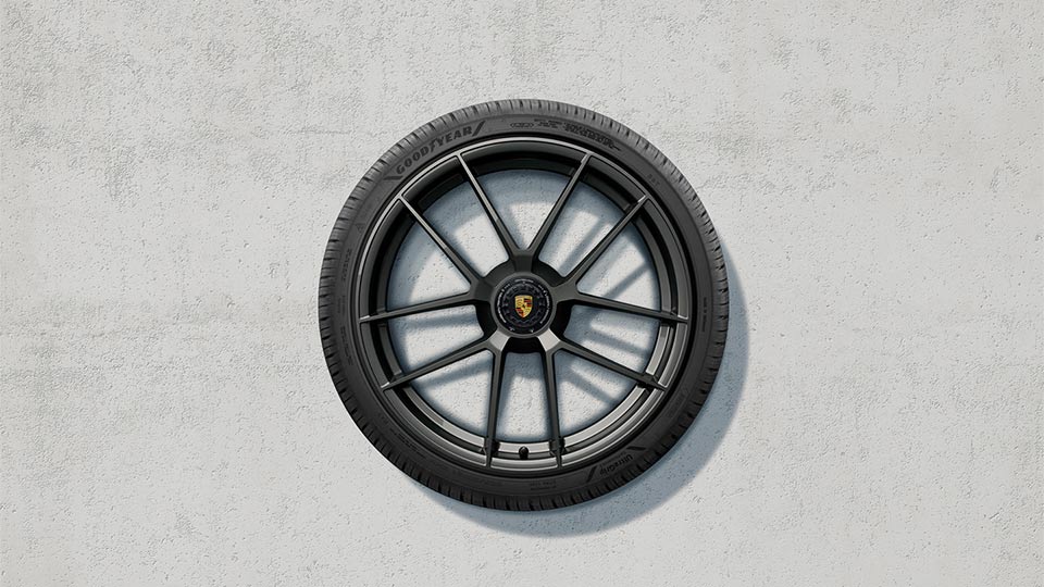20/21 英寸带有中央锁止装置的 Carrera GTS 冬季车轮和轮胎套件