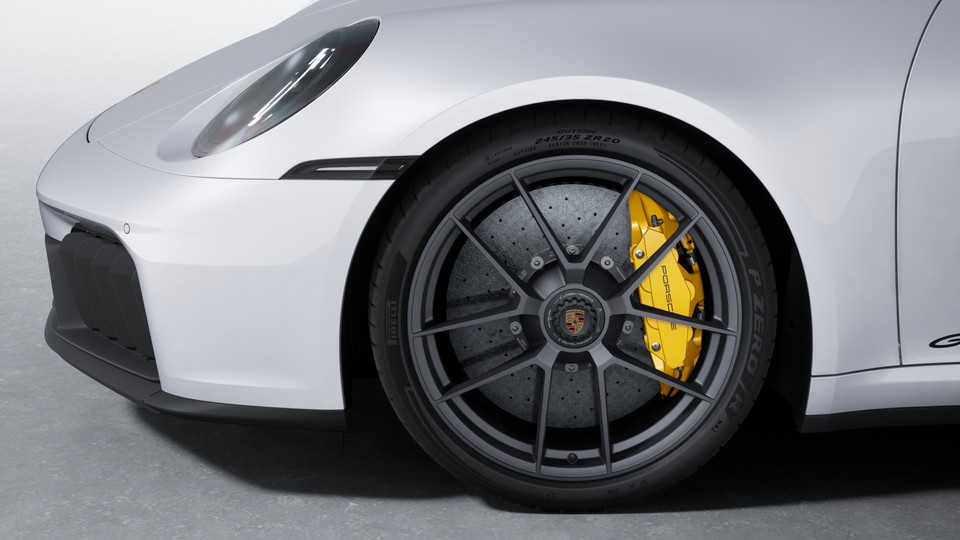 Porsche Ceramic Composite Brake (PCCB), brake calipers painted in Yellow