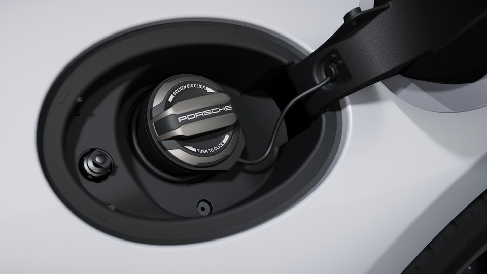 Exclusive Design fuel filler cap in Turbonite