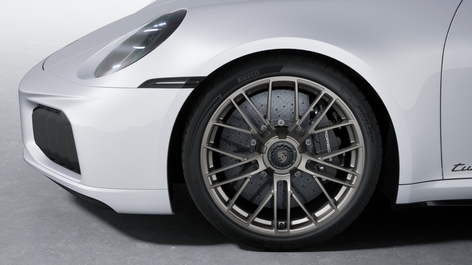 Porsche Ceramic Composite Brake (PCCB) with brake calipers painted in Black (high-gloss)