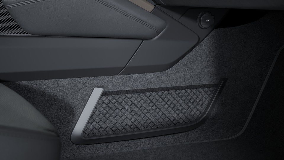 Passenger footwell storage net