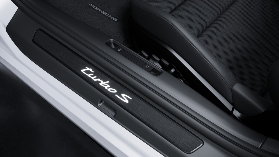Door sill guards brushed aluminium in Black, illuminated