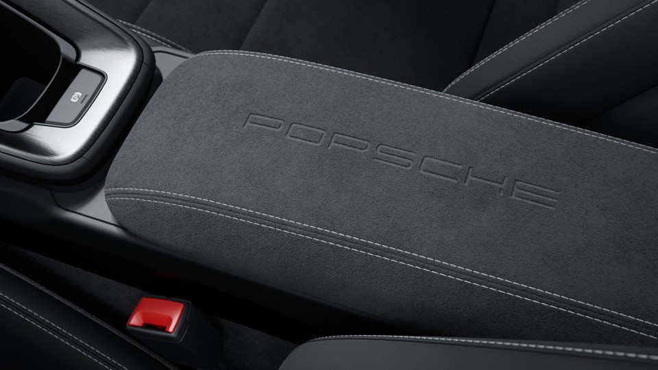 带 “PORSCHE” 标志的 Race-Tex 面料储物箱盖