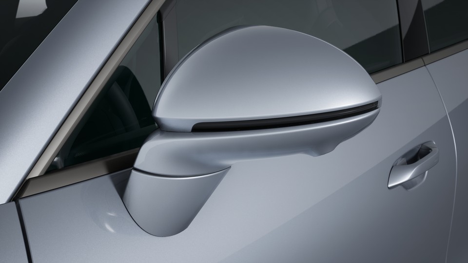 Exterior mirrors painted in exterior colour